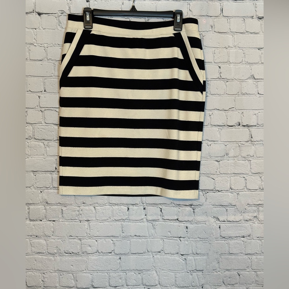 Elle Black and White Striped Stretch Knit Pencil Skirt Size Medium